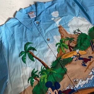 NWT  vintage Disney store surfing Hawaiian men's shirt size large‎